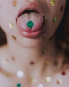 Zungenpiercing Sticker